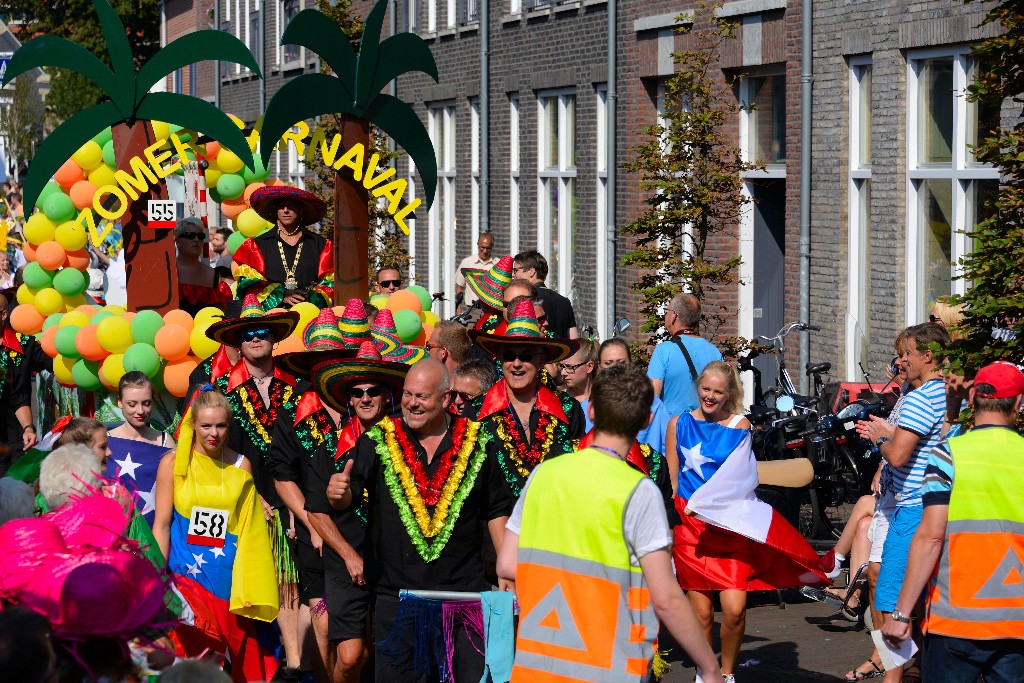 ../Images/Zomercarnaval Noordwijkerhout 027.jpg